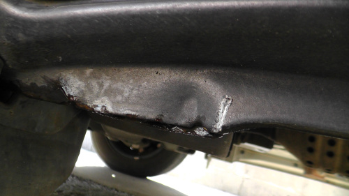 ジャッキアップポイントにキズ