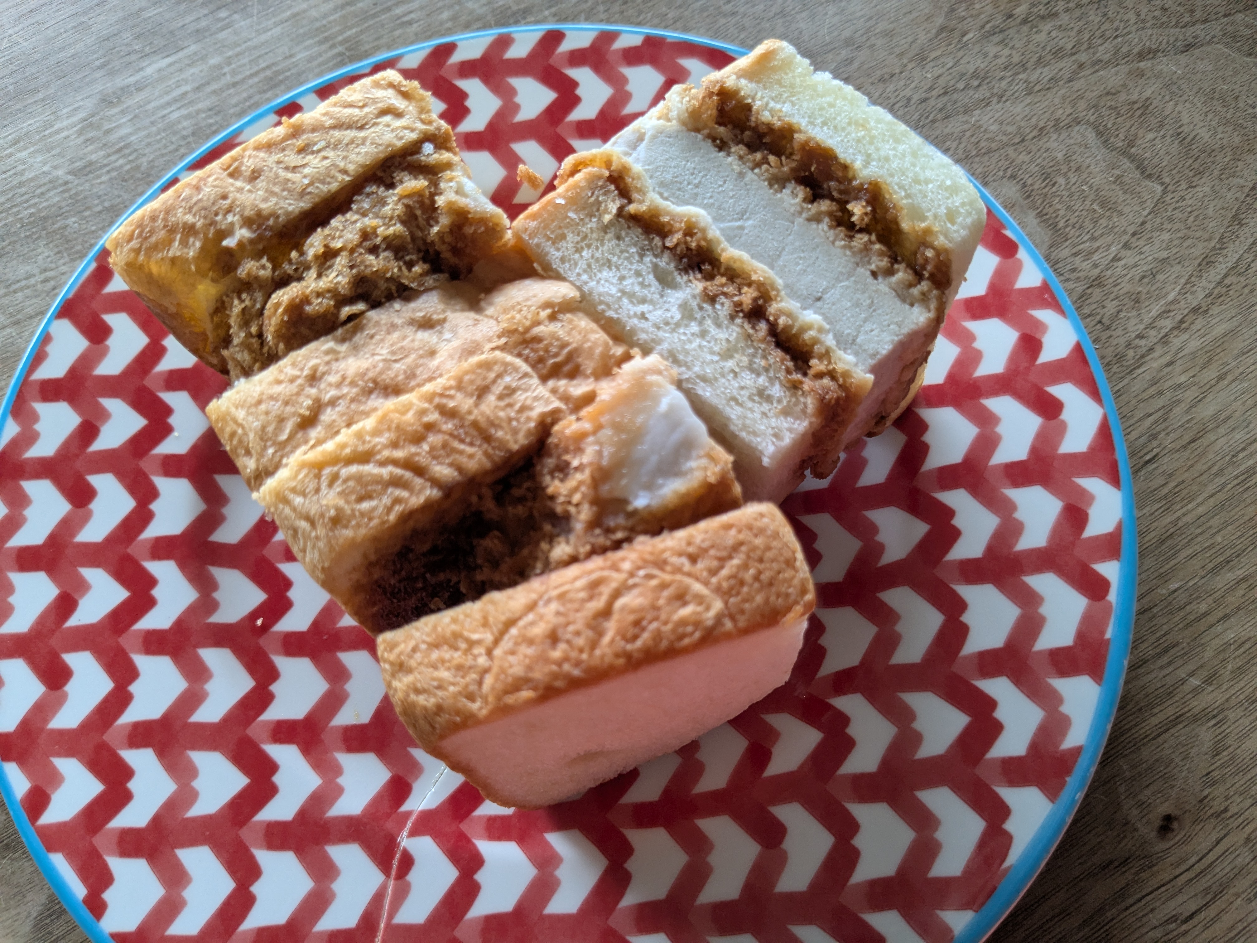 青森県むつ市　パン屋カフェ　コーヒーヒュッゲモンブラン1955　通販　mbとんかつサンド