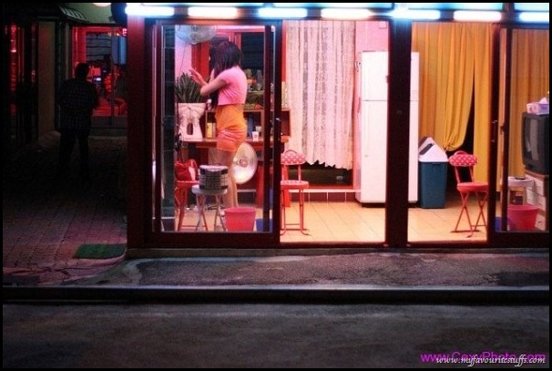 south-korea-angry-prostitutes-5.jpg