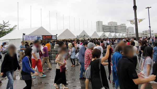 4 福岡 グッズ売場 初日16時頃.JPG