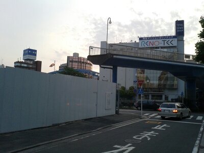 桜木町歩道橋先端２・2013年６月