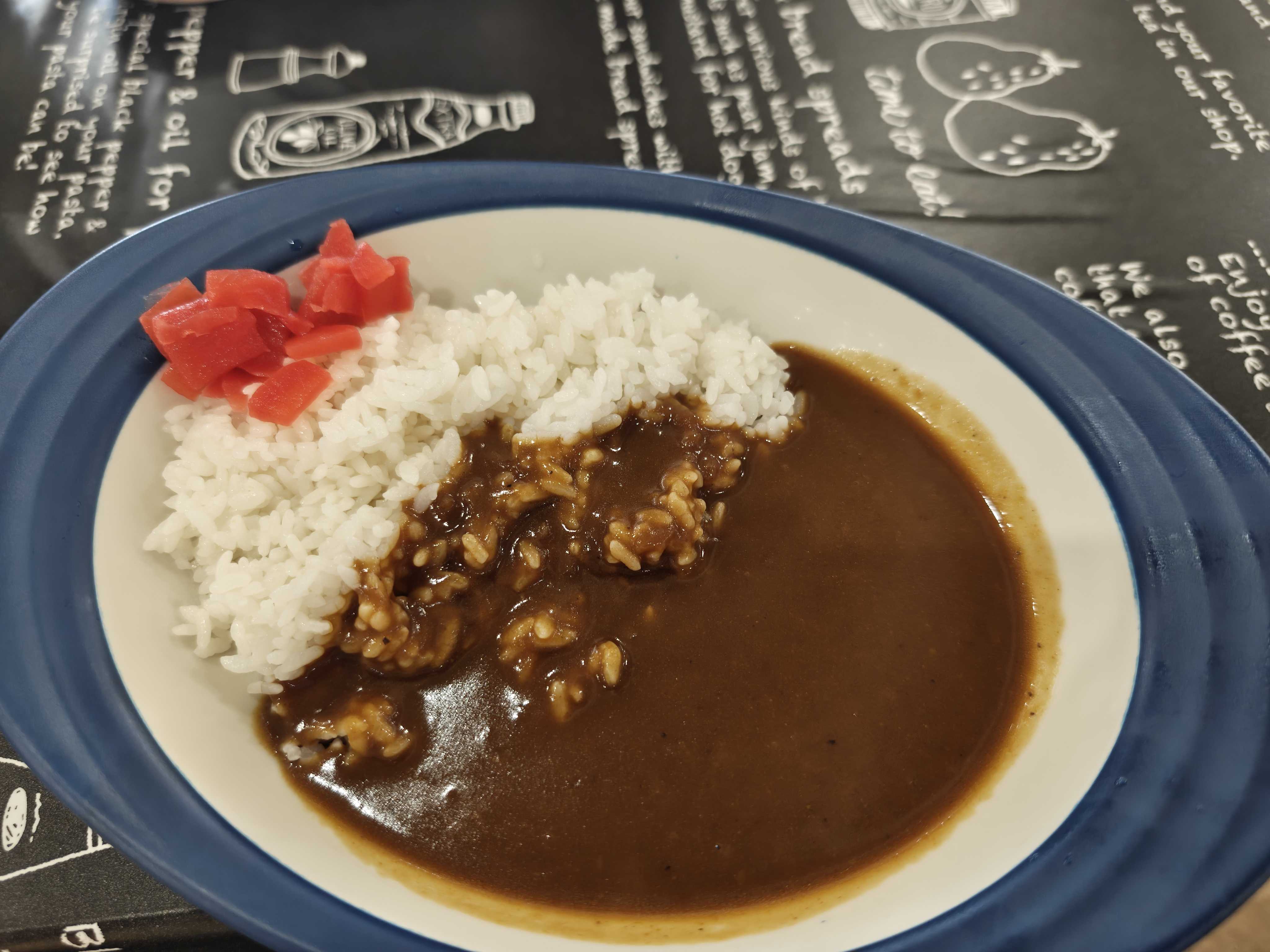 シャトレーゼガトーキングダム札幌　プール　カレーライス