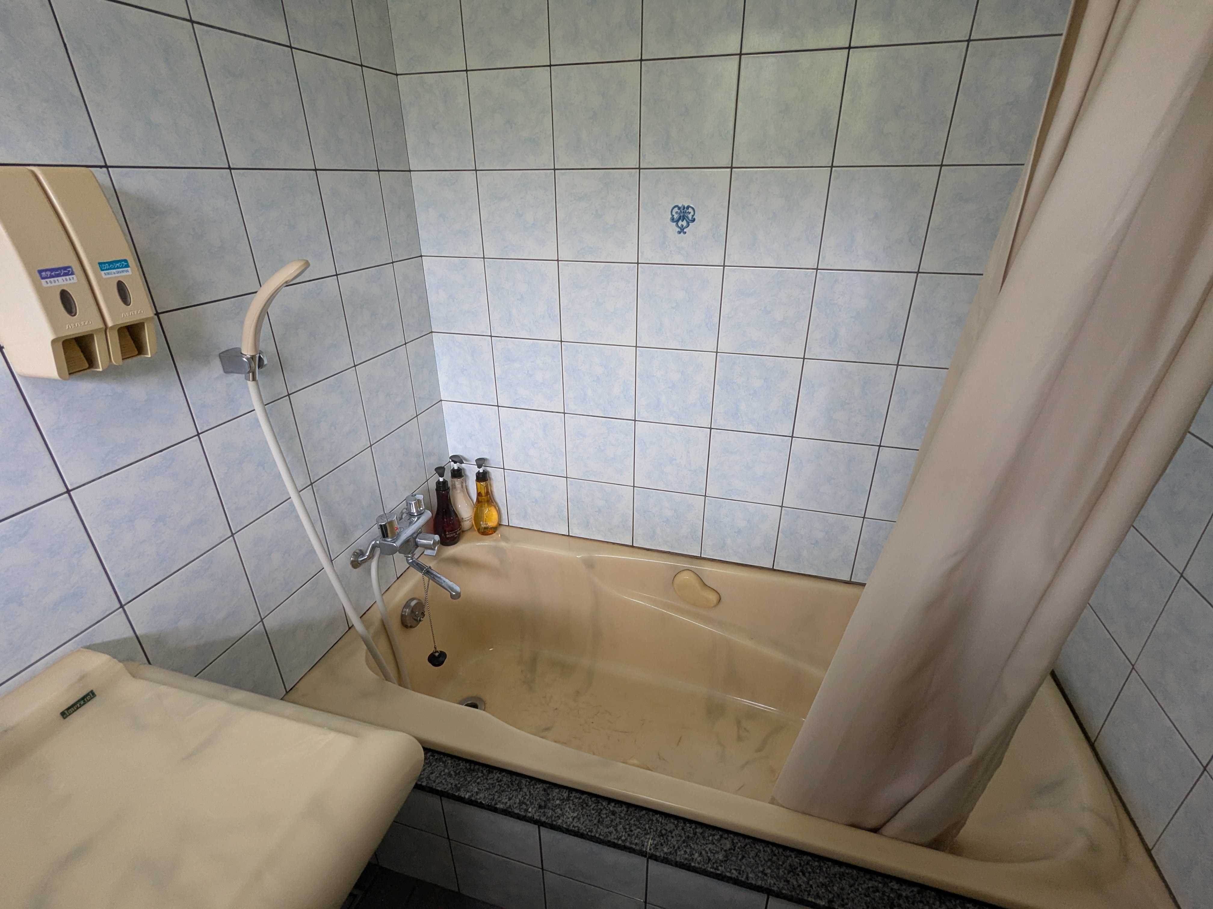 西表島ホテル　ヴィラうなりざき　部屋　内観　お風呂