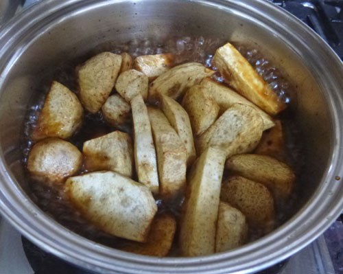 サトイモの揚げ煮１.jpg