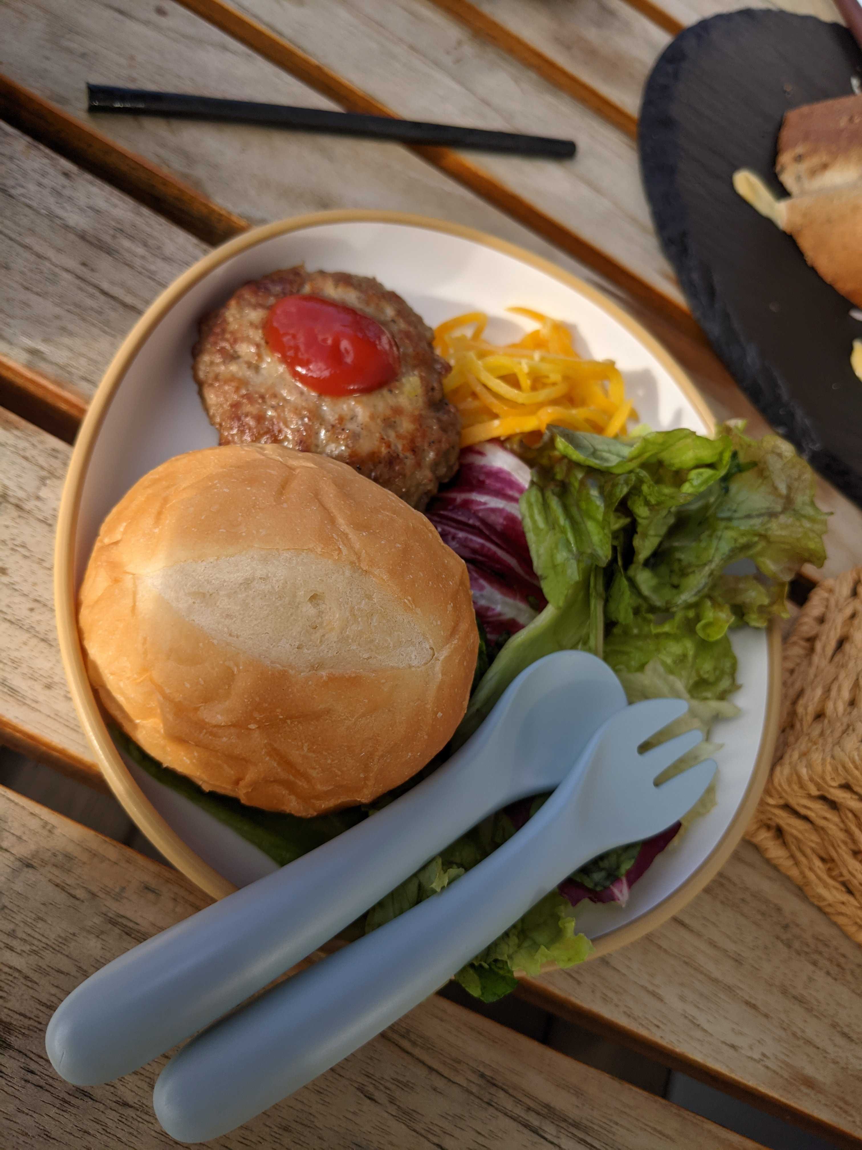 THIRD石垣島（サード石垣島）の朝食お子様メニュー　キッズ用のハンバーグプレート