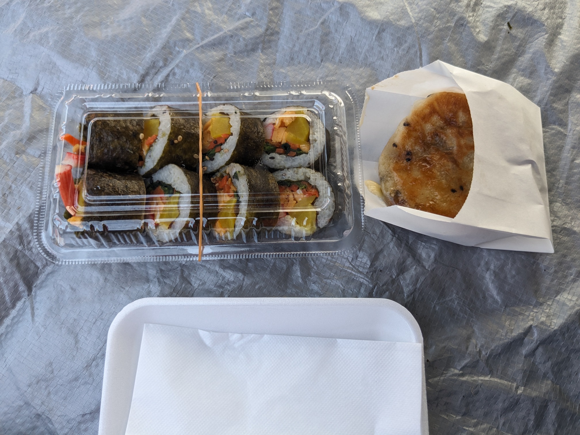 松戸市21世紀の森と広場　韓国料理のキッチンカーで購入したランチ