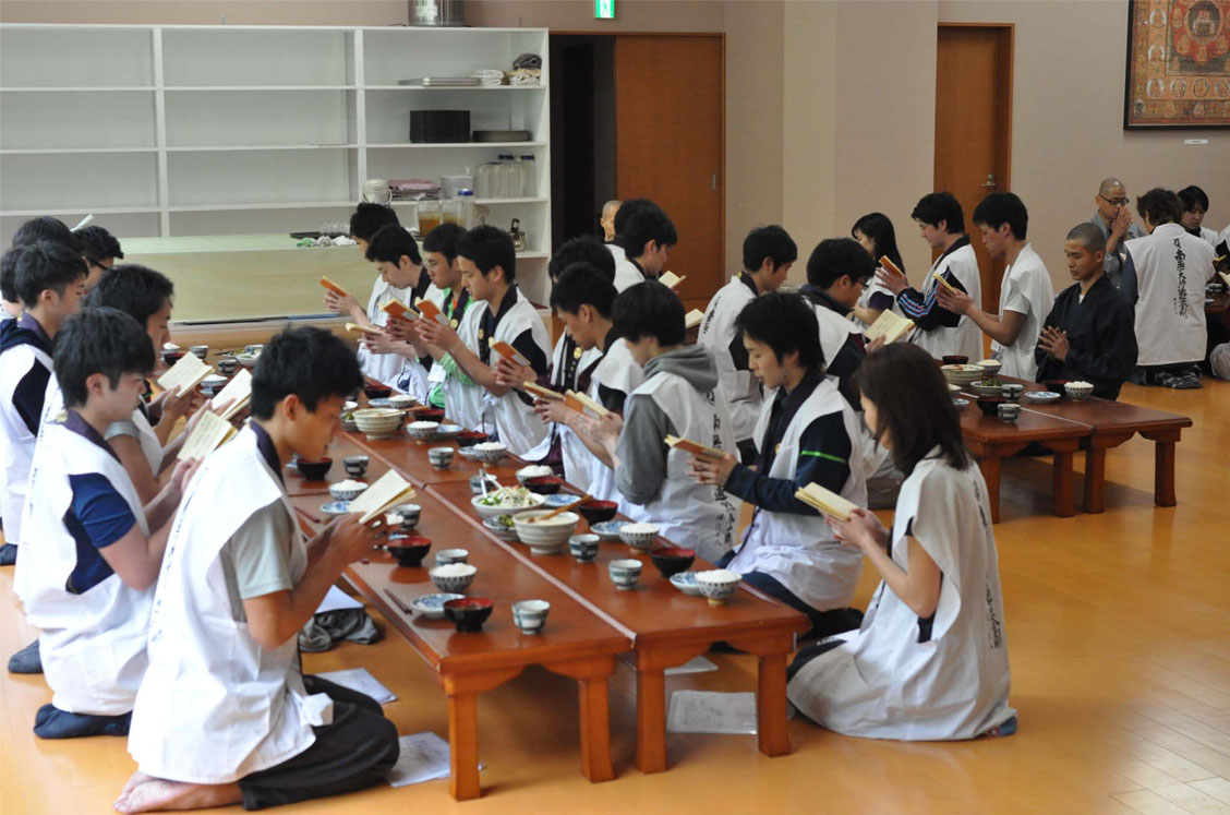 企業研修食事-2_edited-1.jpg