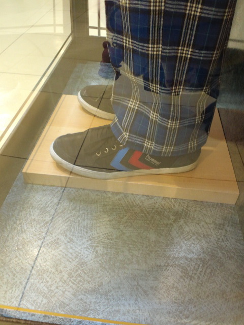 山田涼介　金田一少年の事件簿、着用衣裳展示　横浜新星堂　８