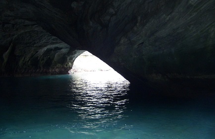 cave_g02.jpg