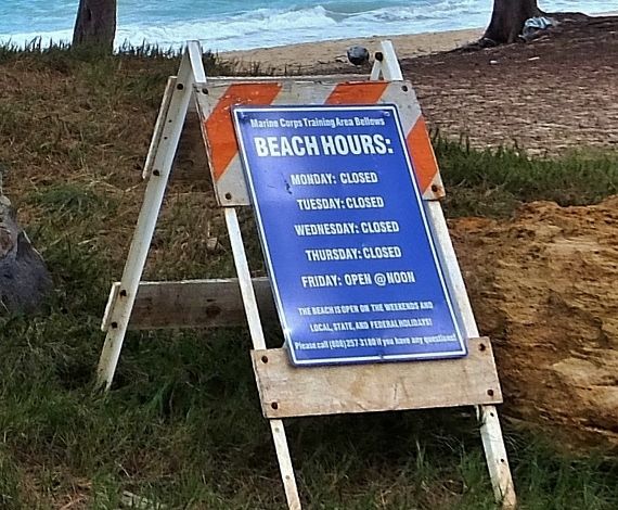 ハワイ　空軍 ベローズ フィールド ビーチ パーク Bellows Field Beach Park open