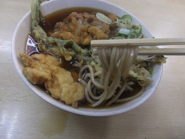 一由そば＠日暮里のそば(小)＋ゲソ天(半)＋クレソン天＋にんにくのスライス天２