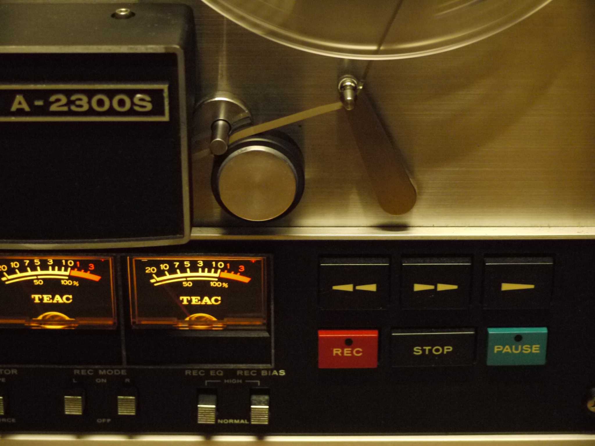 TEAC/A-2300Sオープンリールデッキ ピンチローラー固着 TEAC/A-2300Sオープンリールデッキ ピンチローラー固着