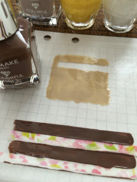 グリッドに合わせてマスキングして、ポリッシュを塗る