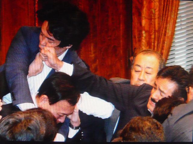 戦争法案強行採決