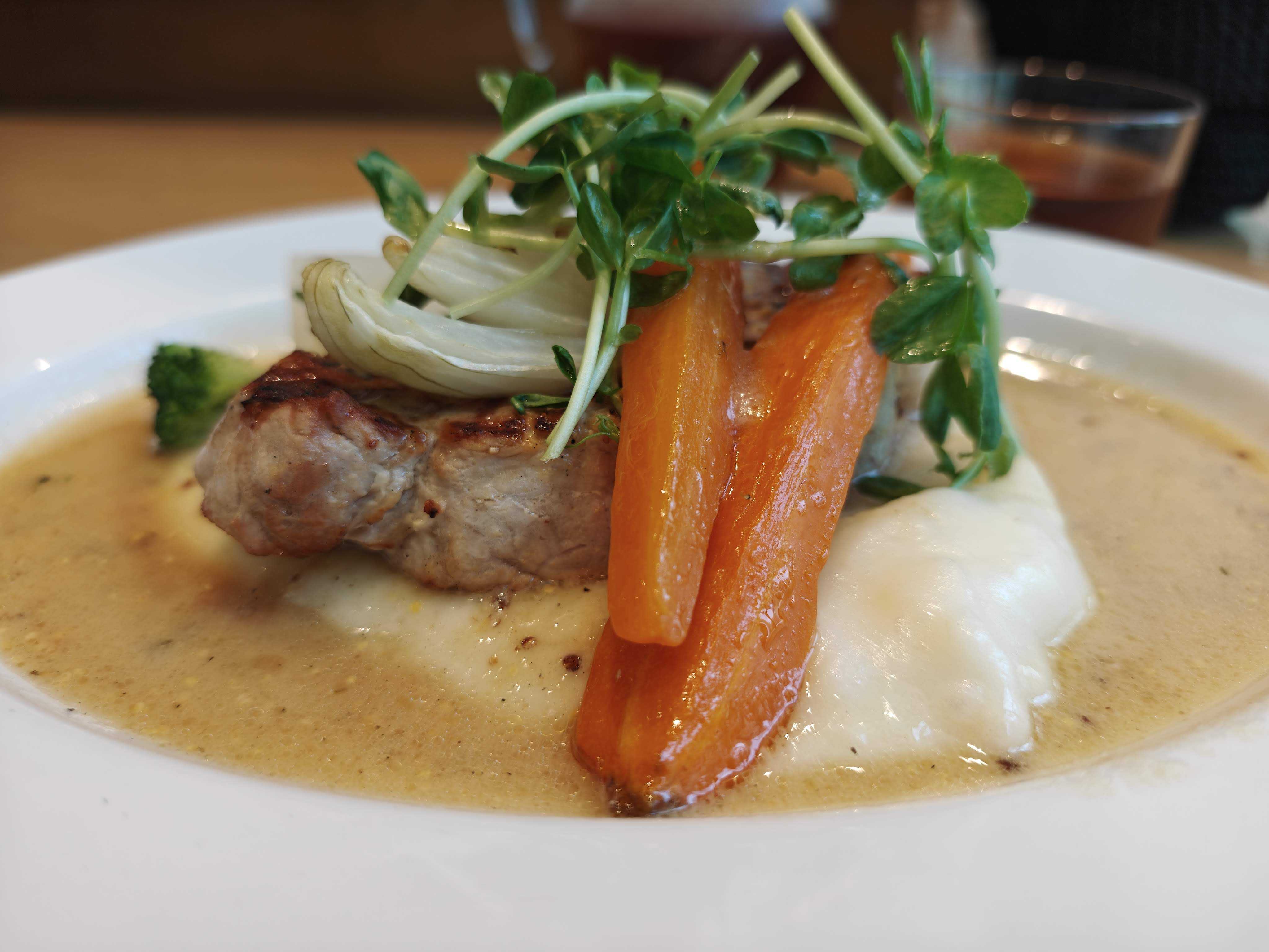 日比谷ランチ　LE PORTIER Par Aux Delices de dodine Toranomon　ランチの肉料理