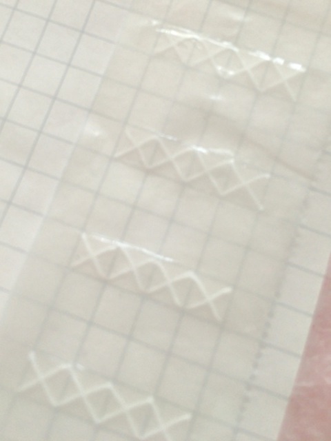 ポリシートで編み上げを作る