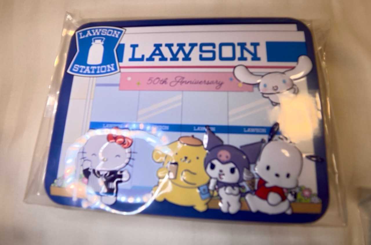 ローソンサンリオコラボミルクチョコロシェ缶✖️8 ローソン LAWSON 50周年記念 サンリオ コラボ ミルクチョコロシェ缶