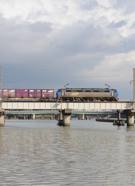 EF200-4 2015.01.27 1092レ.jpg