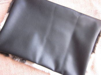フェイクファークラッチバッグ ベージュ迷彩 2480円 300円OFFクーポン使用神戸レタス2.JPG