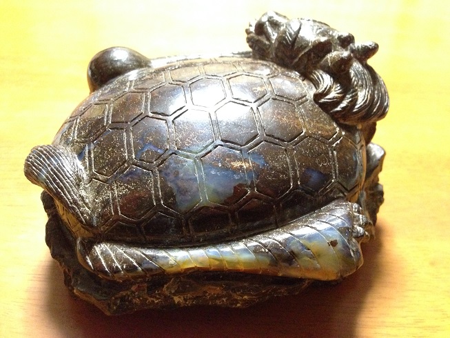 ボルダーオパールの龍亀2