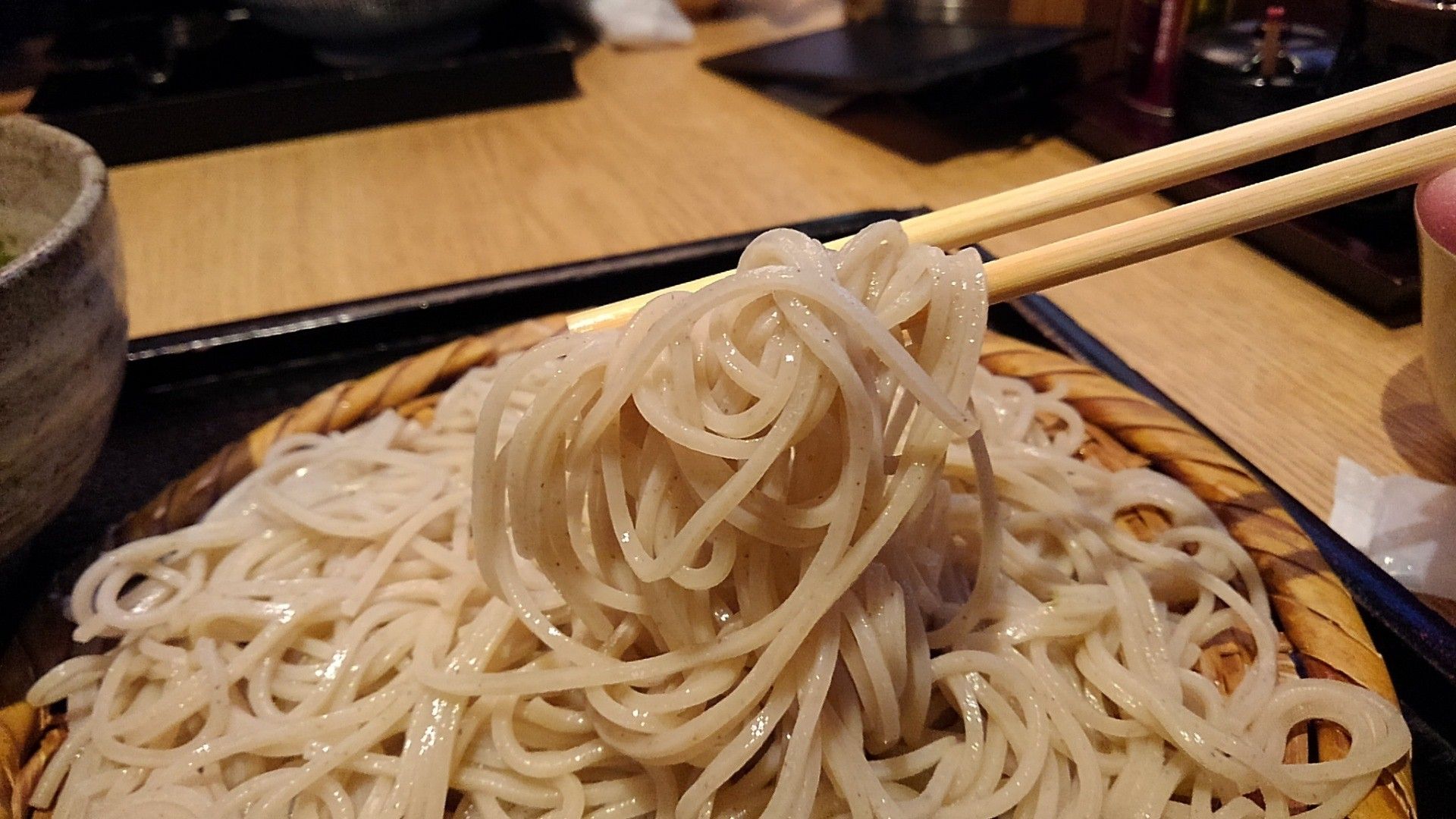 とろろせいろそば 大盛（1,250円）〈蕎麦前 山都（東京都港区六本木