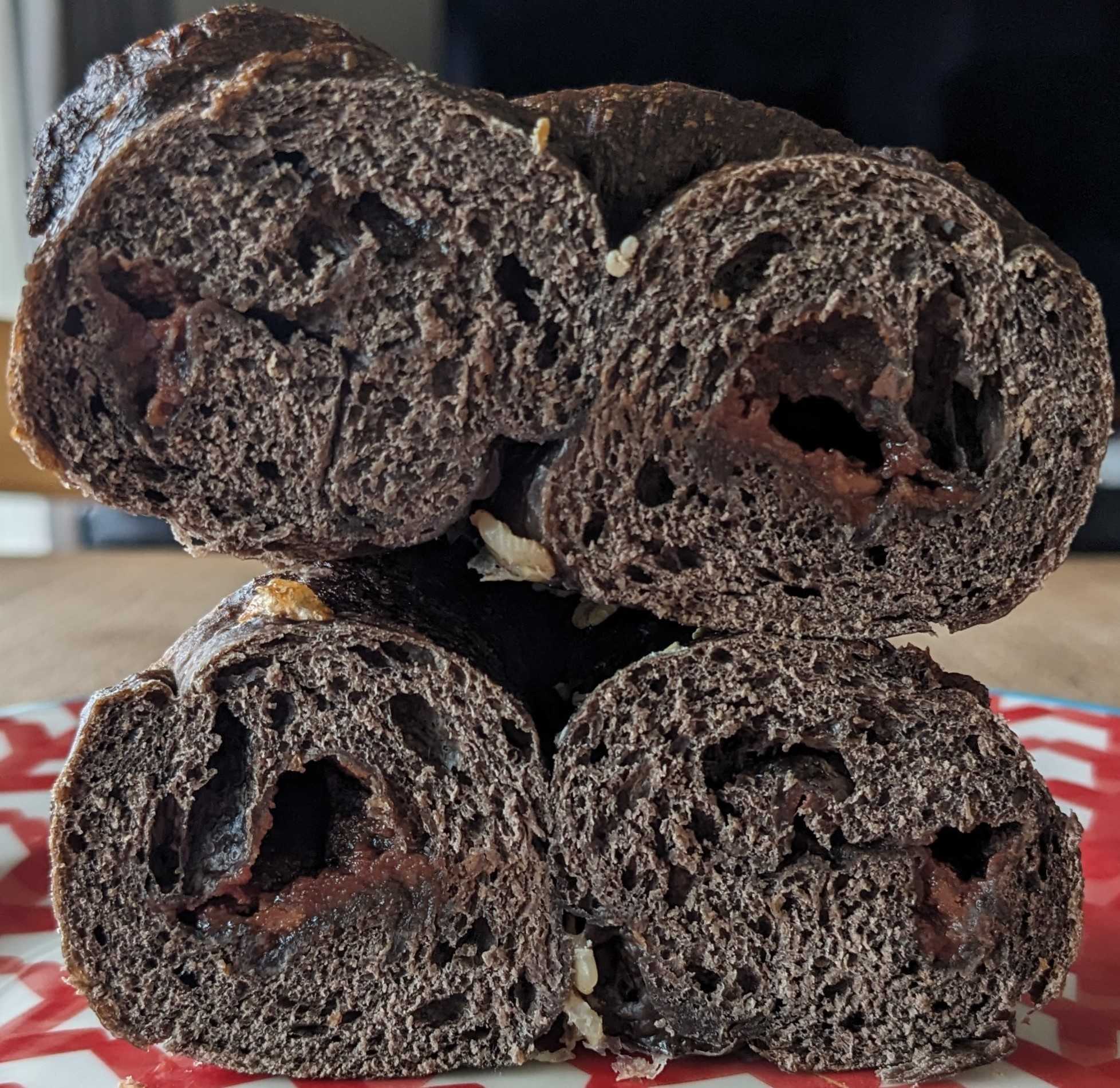 愛媛県県松山市yamatoyabake.の通販　チョコ×チョコベーグルベーグルの断面