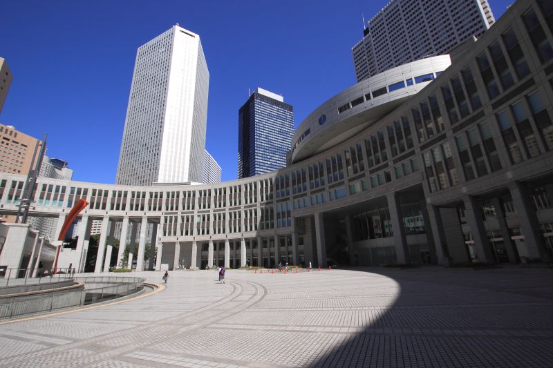 関東散策回顧_005東京都庁舎都民広場.jpg