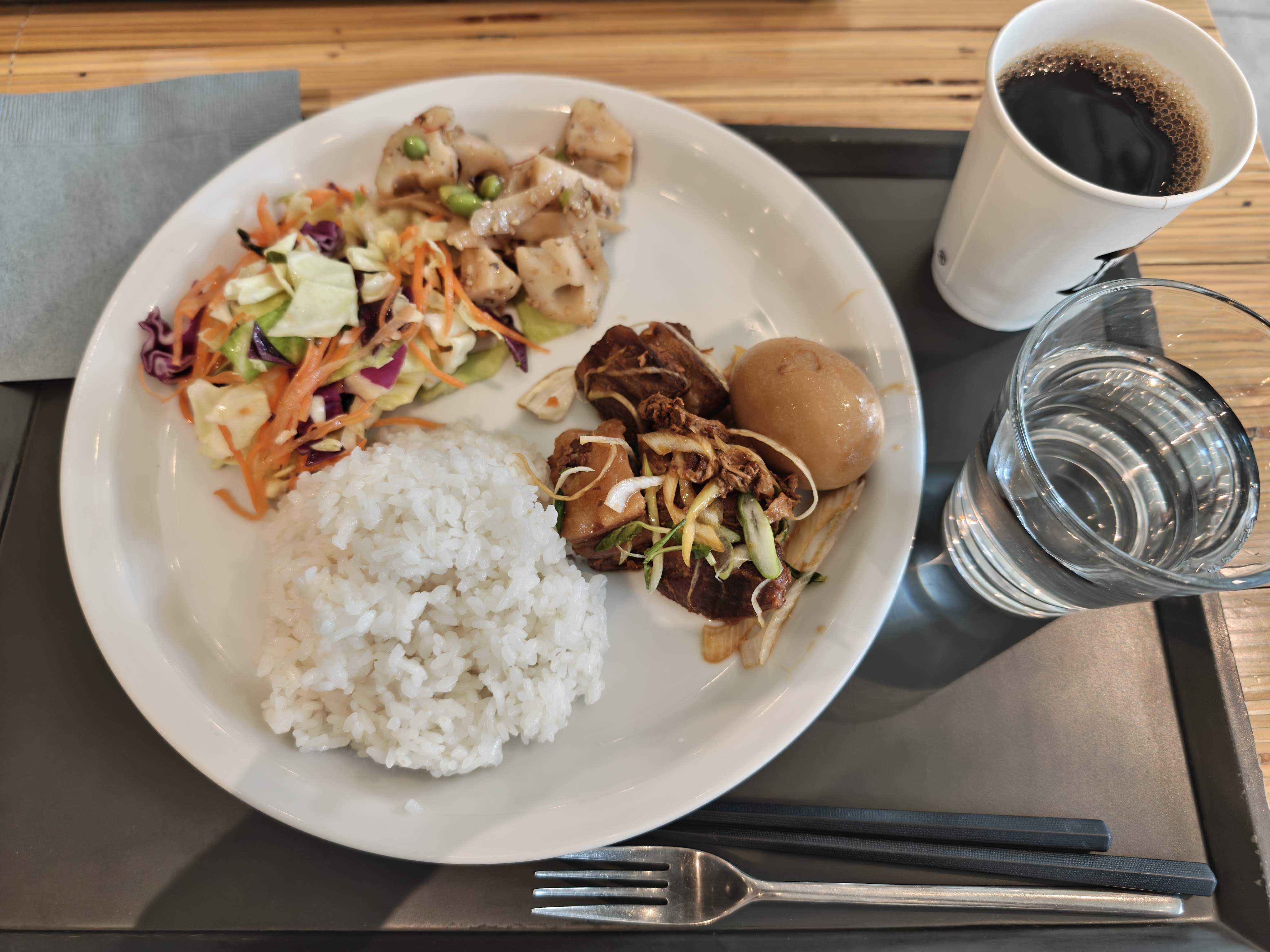 新橋・虎ノ門　友達とランチ　ザ コアキッチン スペース デリランチセットA