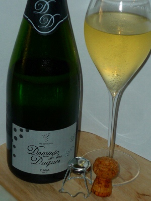 Pago de Tharsys Dominio de los Duques Cava Brut NV glass.jpg