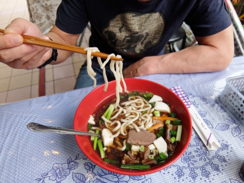 台北　　迪化街　大稲?　バロック　麺　ぎょうざ