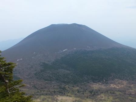 黒斑山から見た前掛山