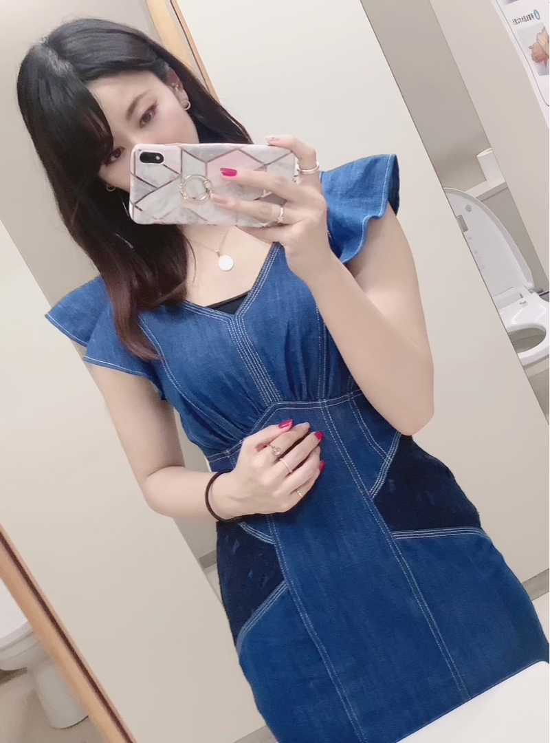 こじはる herlipto? デニムガーデンワンピース?✨ | アラサー女子の 
