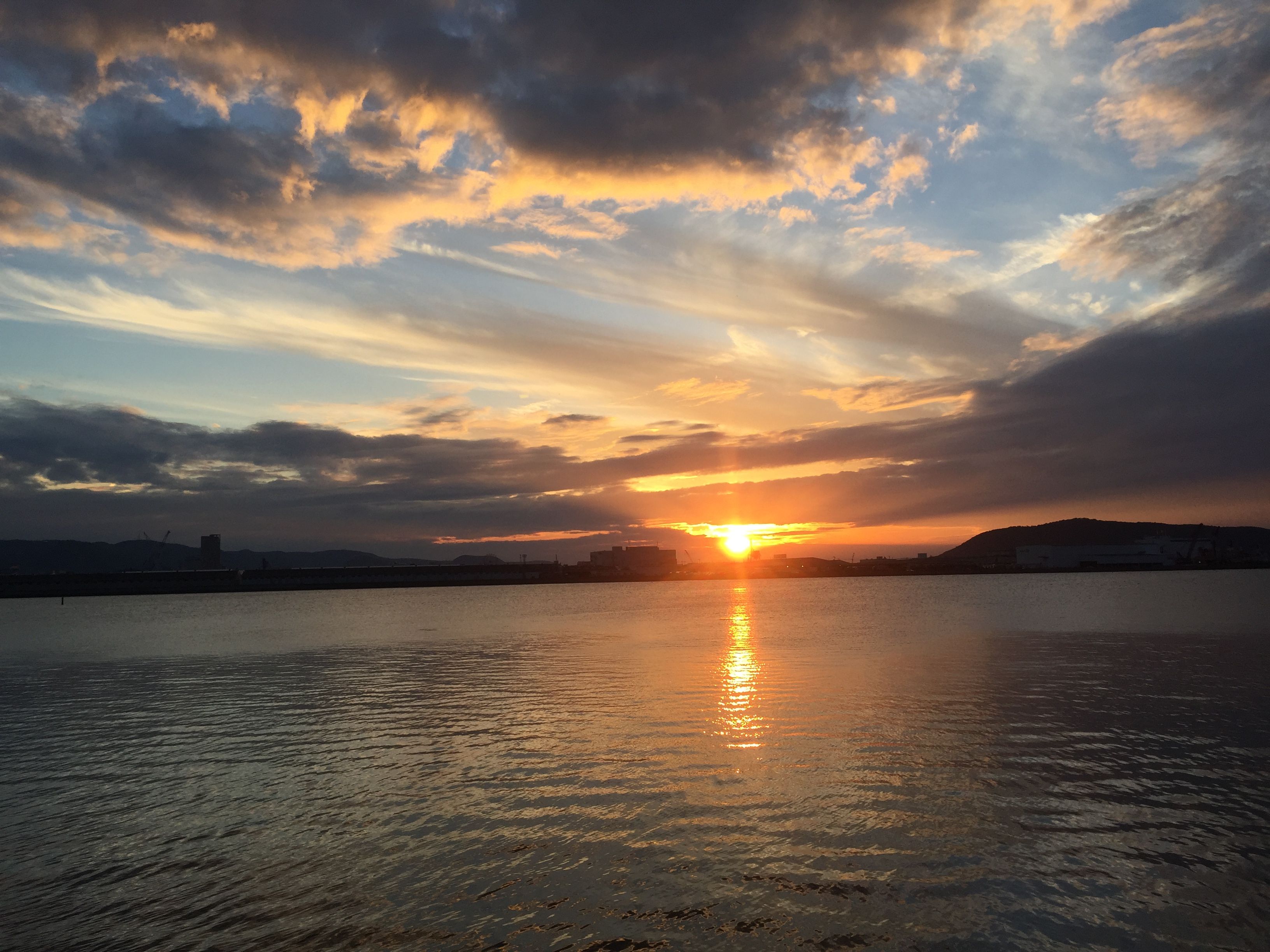 夕焼けがとても綺麗でした ホテル川六 エルステージ高松