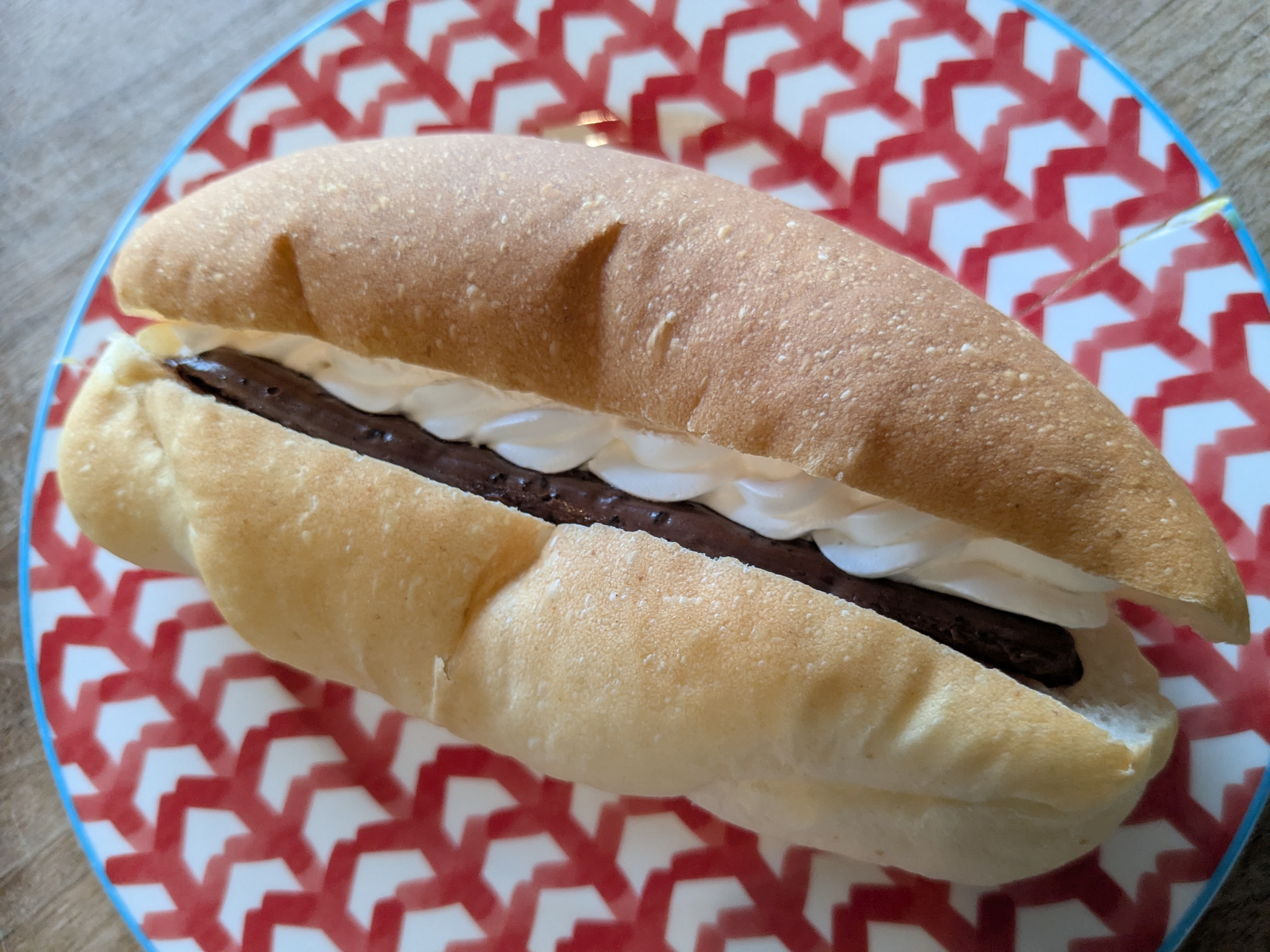 JR津田沼駅 パン屋 グリドン クッキー&チョコレートコッペ JR津田沼駅 パン屋 グリドン クッキー&チョコレートコッペ