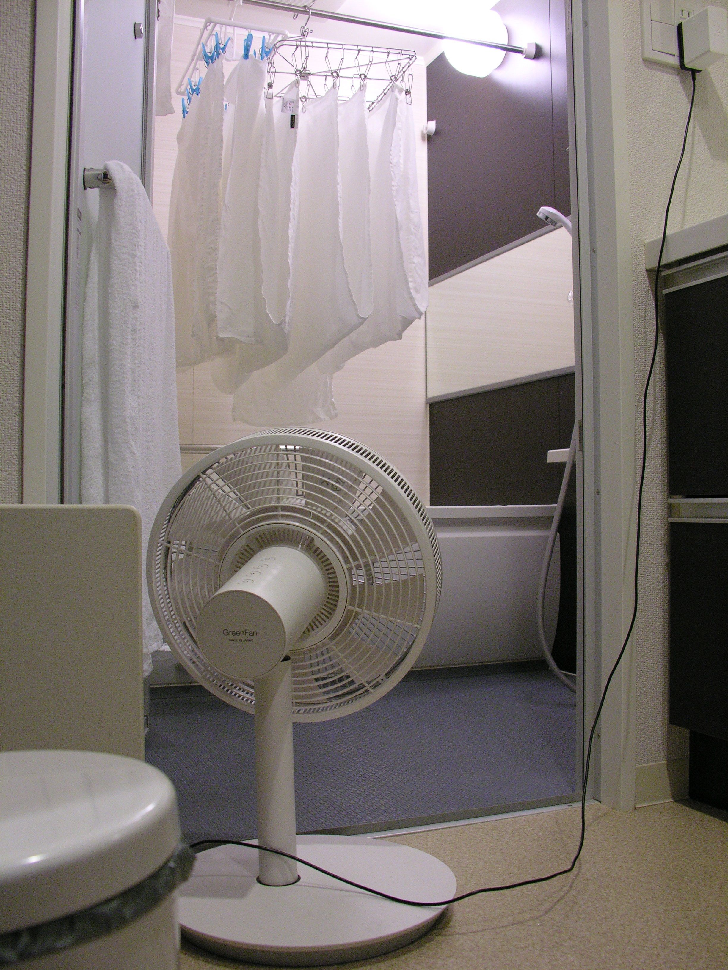 浴室 洗濯物干し 扇風機 Amrowebdesigners Com