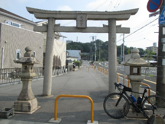 ゆるい坂道 自転車押しながら