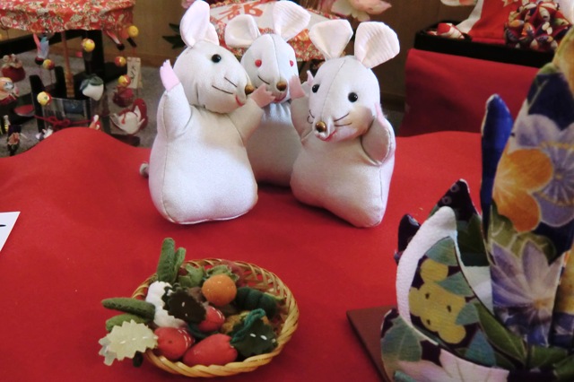 19 tsurushibina in tomiya 2015.JPG