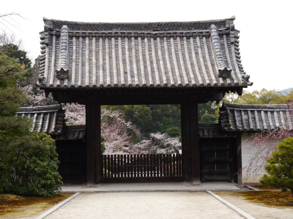 P1060609（薬医門）.jpg