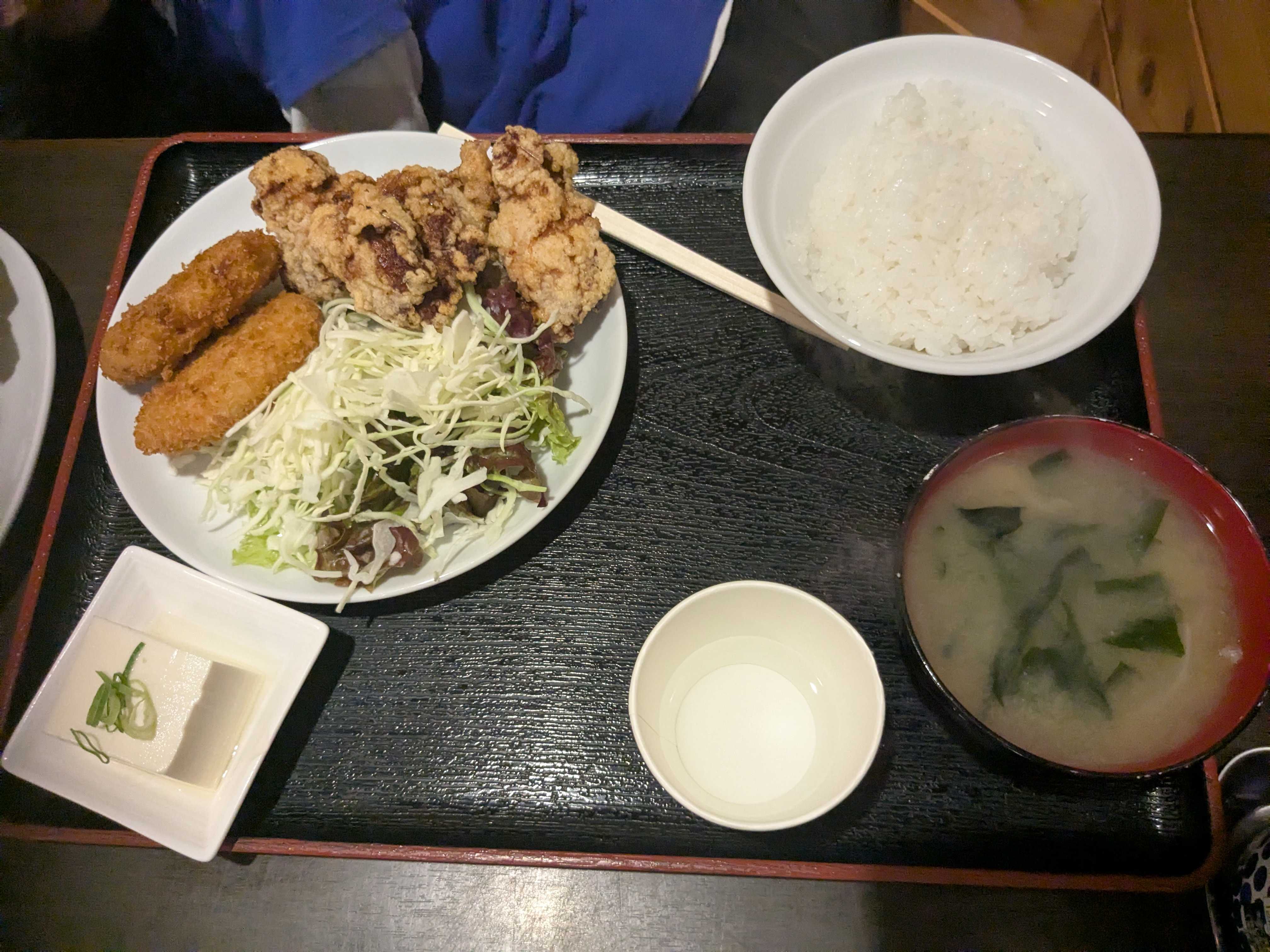 千葉県勝浦市　子連れ夕食　たまや　コロッケ・唐揚げ定食