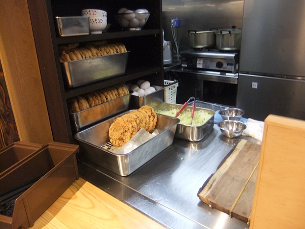 ナカジマ会館@JR長野駅の天ぷらケース