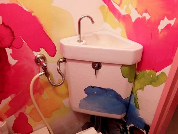 DIY セルフリノベーション リフォーム トイレの壁 輸入壁紙でドイツ製のフリース壁紙を貼りました Passion