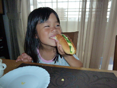 ホットサンド頬張りつつ.JPG
