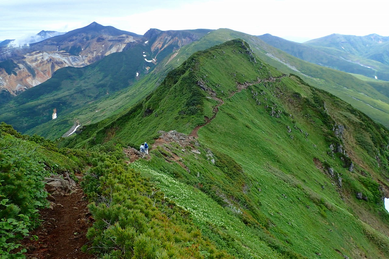 6月の山・・・富良野岳から上ふらの岳へ周回縦走 大雪山系 | 山歩きは好歩（スキップ）して四季折々・・・登山日和のFOOTMARK - 楽天ブログ