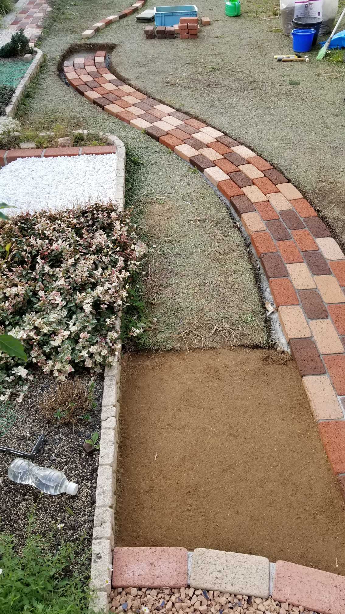 殺風景な庭をdiy レンガ小道 3 End Millのdiyガーデン 楽天ブログ