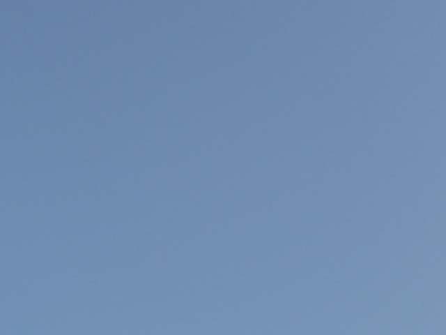 にぶい朝の空
