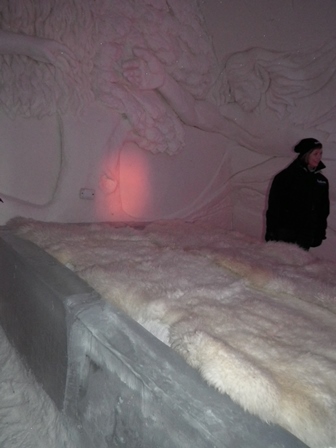 iceHotel2.jpg