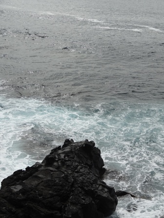 寝熊の岩（利尻島）