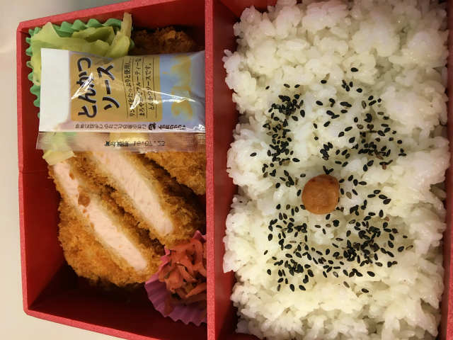 トンカツ弁当