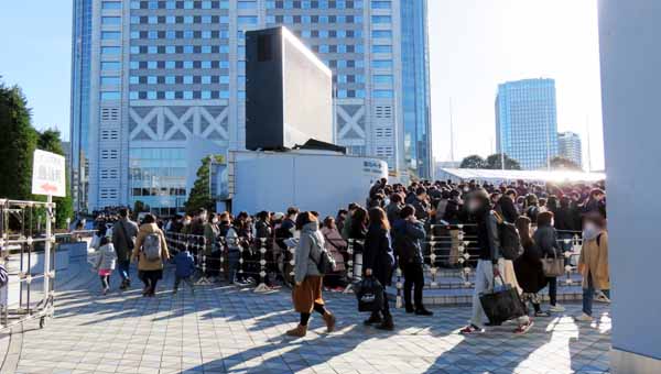 11 東京 グッズ行列 初日1418.JPG