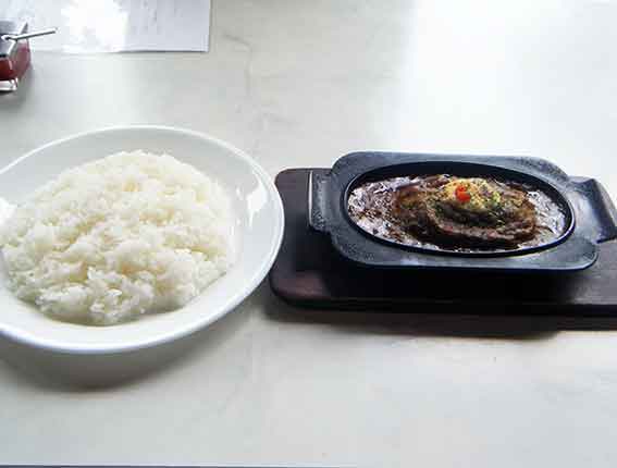 インドラの「ハンバーグカレー」-1♪